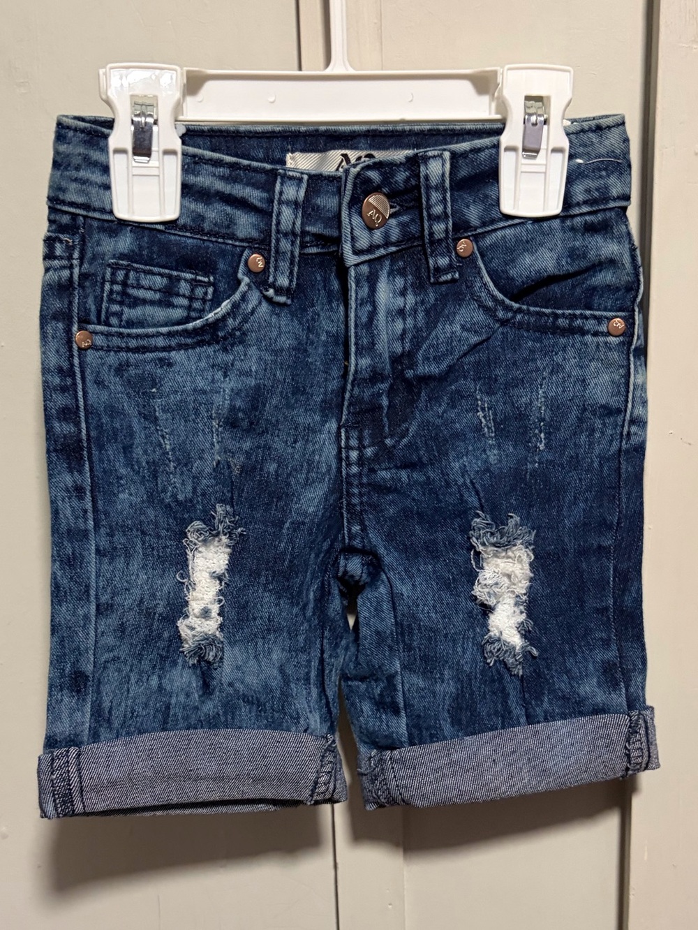 Kids AQ shorts size 3t